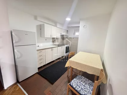 Devojačka | 4zida.rs