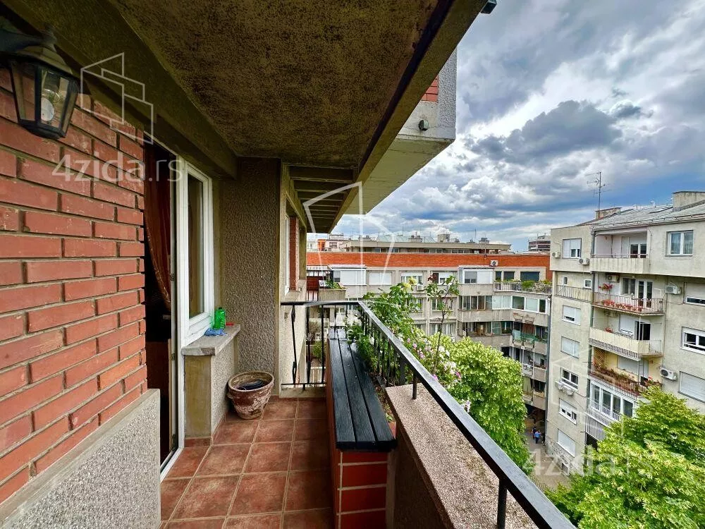 Troiposoban stan | 4zida