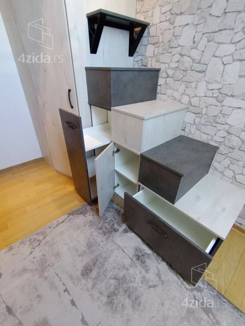 Četvoroiposoban stan | 4zida