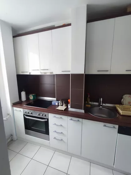 Crveni Pevac | 4zida.rs