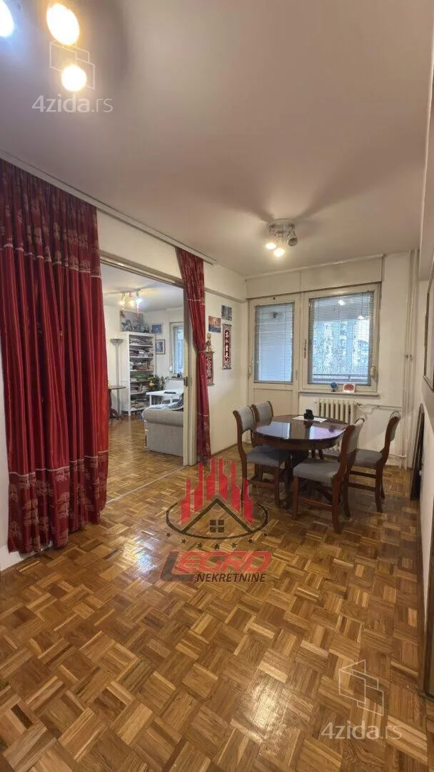 Četvoroiposoban stan | 4zida