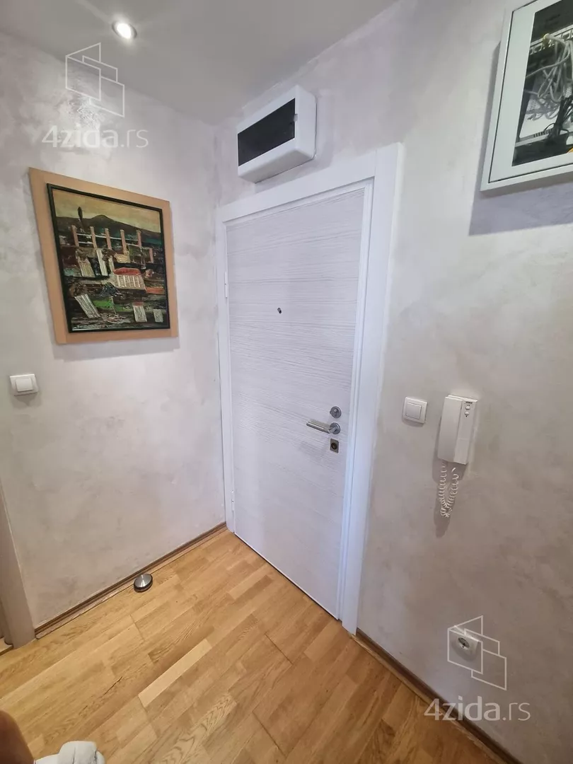 Četvoroiposoban stan | 4zida