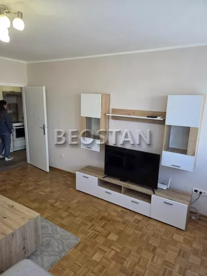 Pariske Komune | 4zida.rs