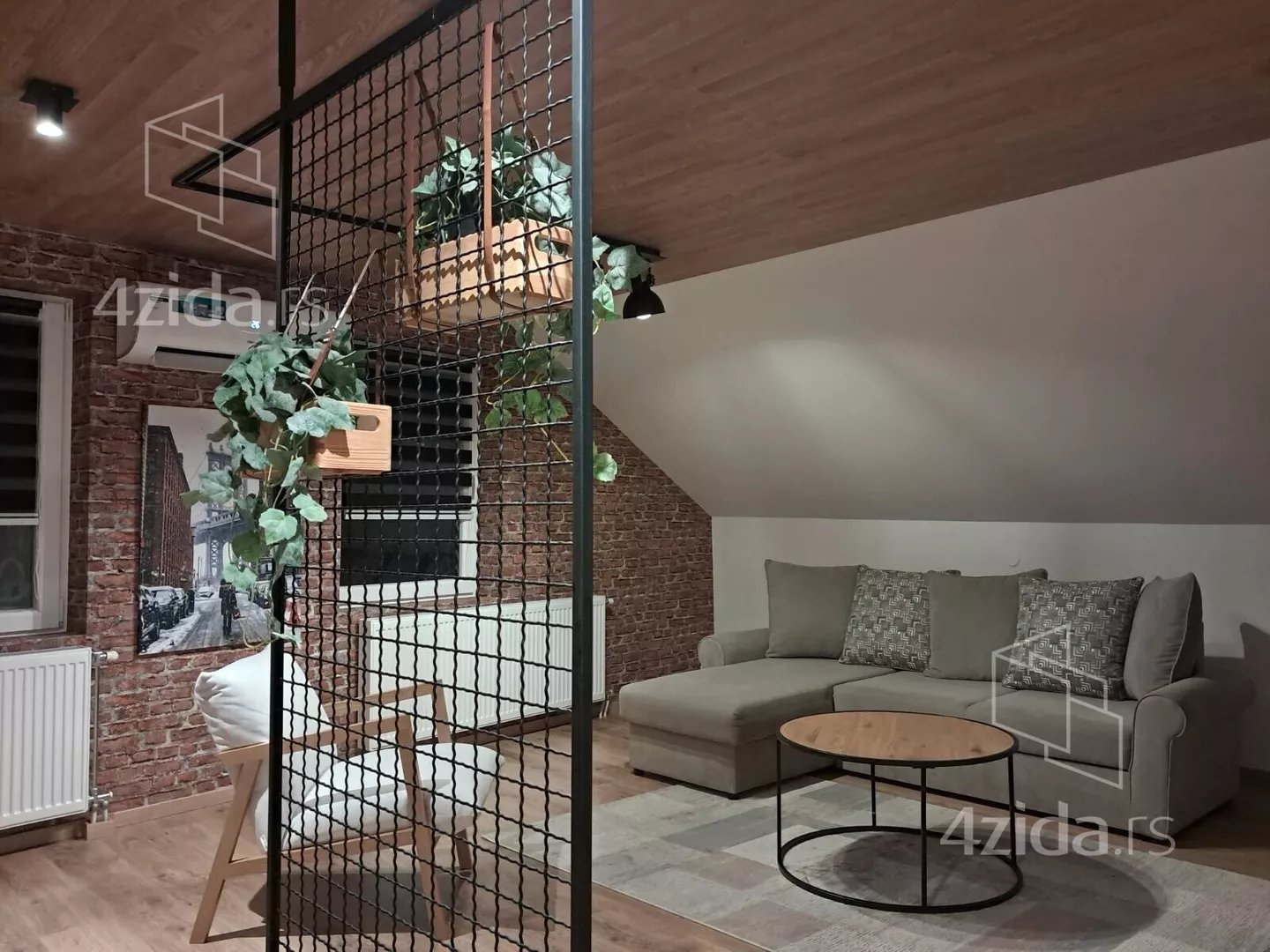 Dvoiposoban stan | 4zida