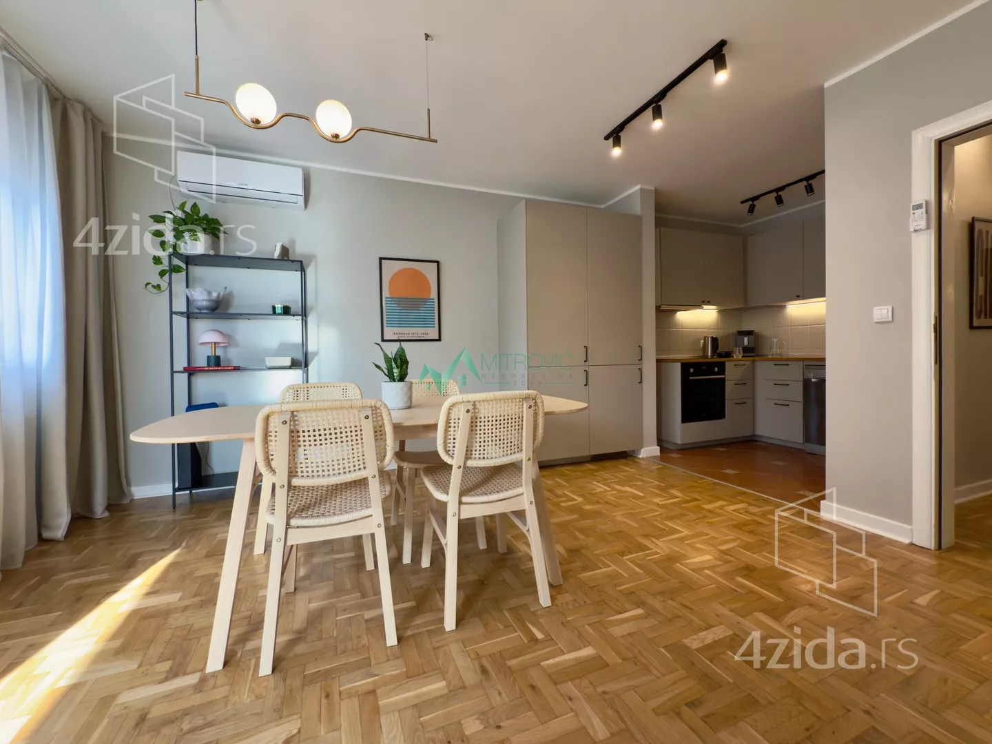 Troiposoban stan | 4zida