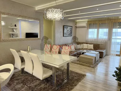 Dom Zdravlja | 4zida.rs