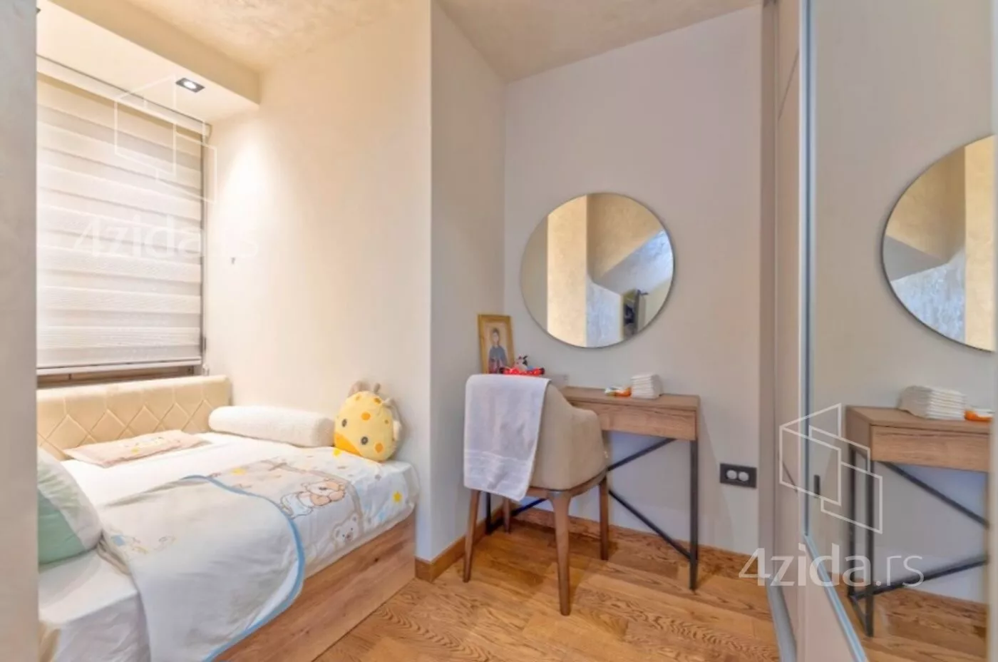 Šestosoban stan | 4zida