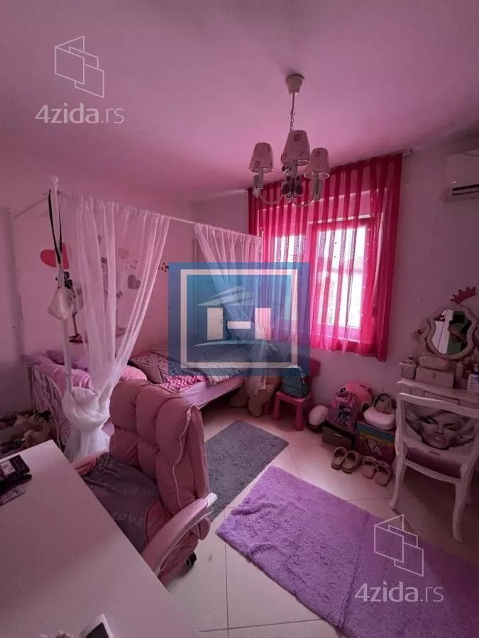 Petosoban stan | 4zida