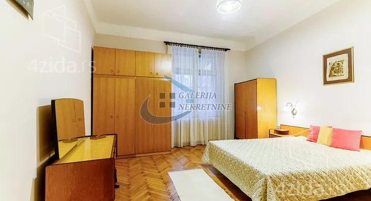 Četvoroiposoban stan | 4zida