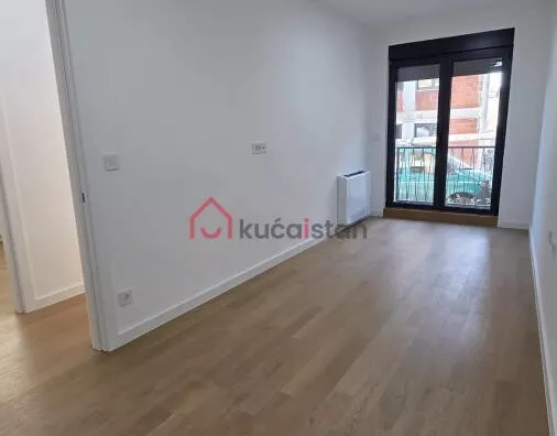 Četvoroiposoban stan | 4zida