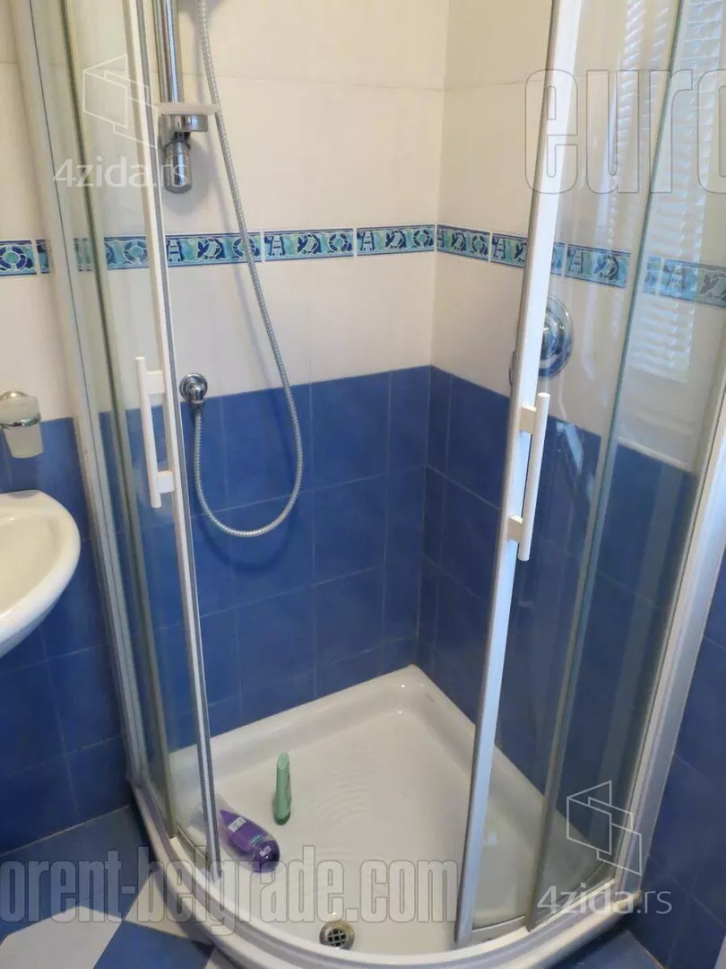 Šestosoban stan | 4zida