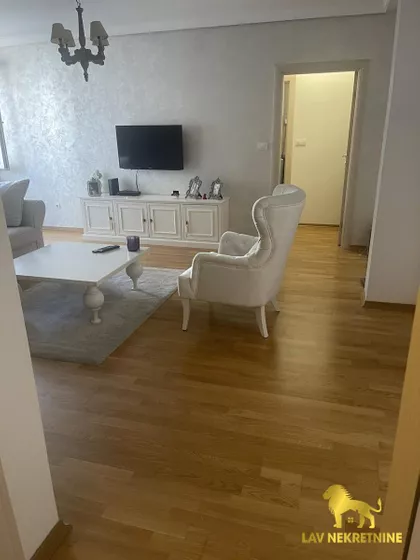 PETRA DRAPŠINA | 4zida.rs