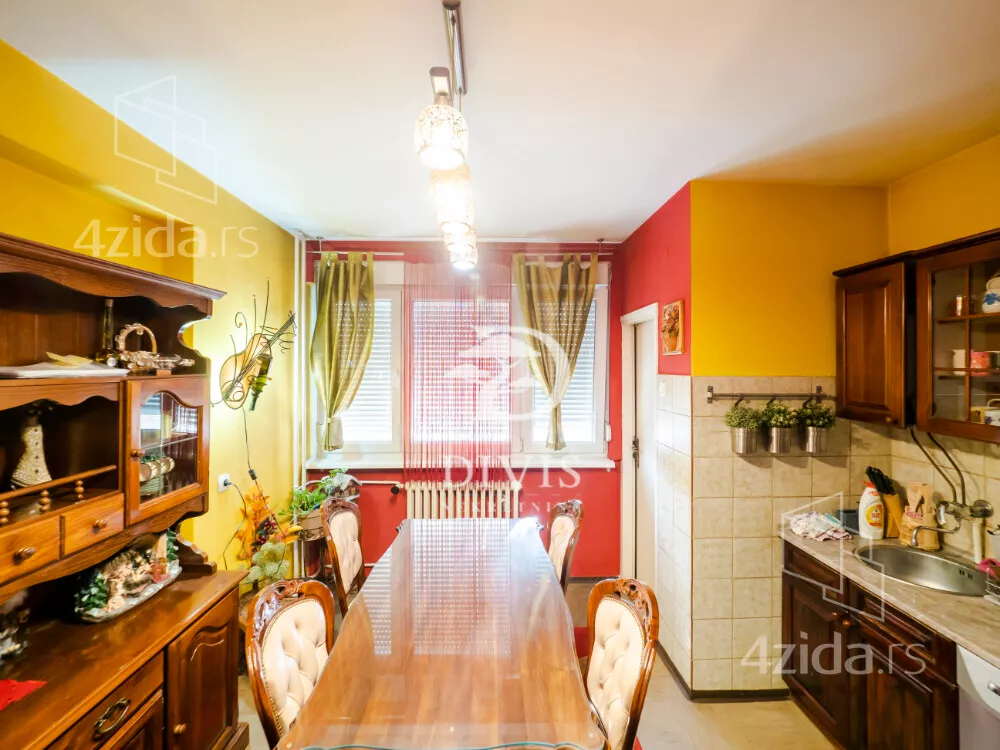 Troiposoban stan | 4zida