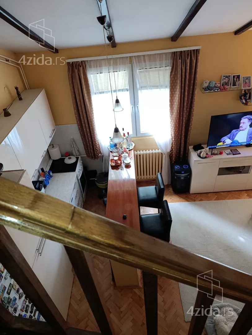 Troiposoban stan | 4zida