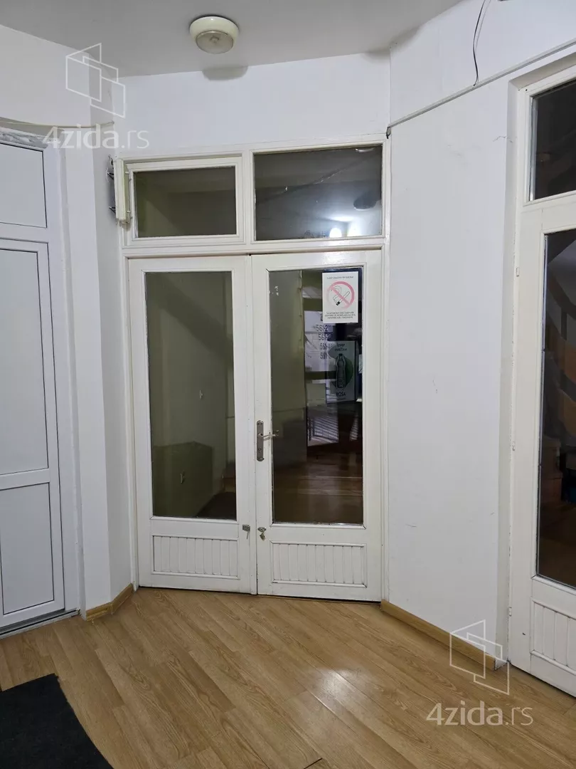 Šestosoban stan | 4zida