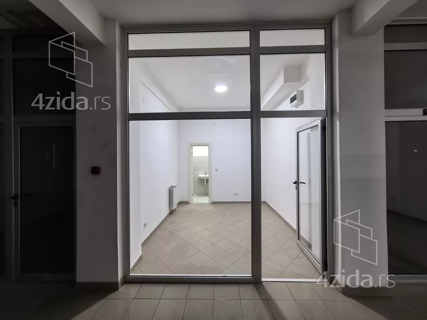 Poslovni prostor | 4zida