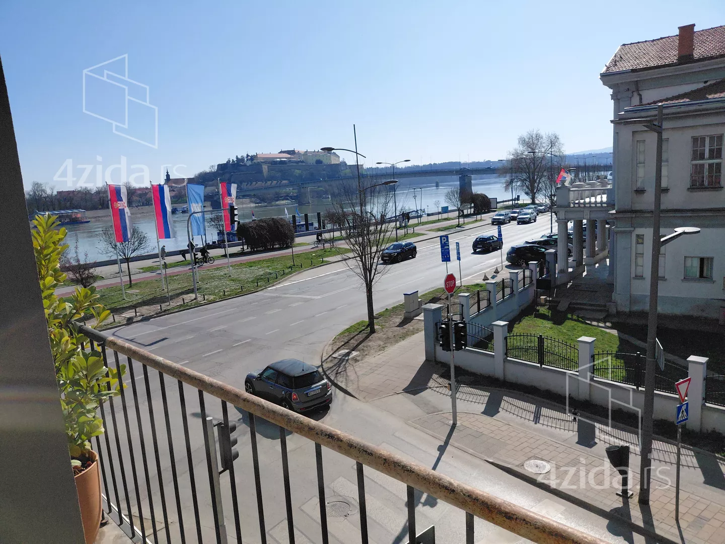 Dvoiposoban stan | 4zida