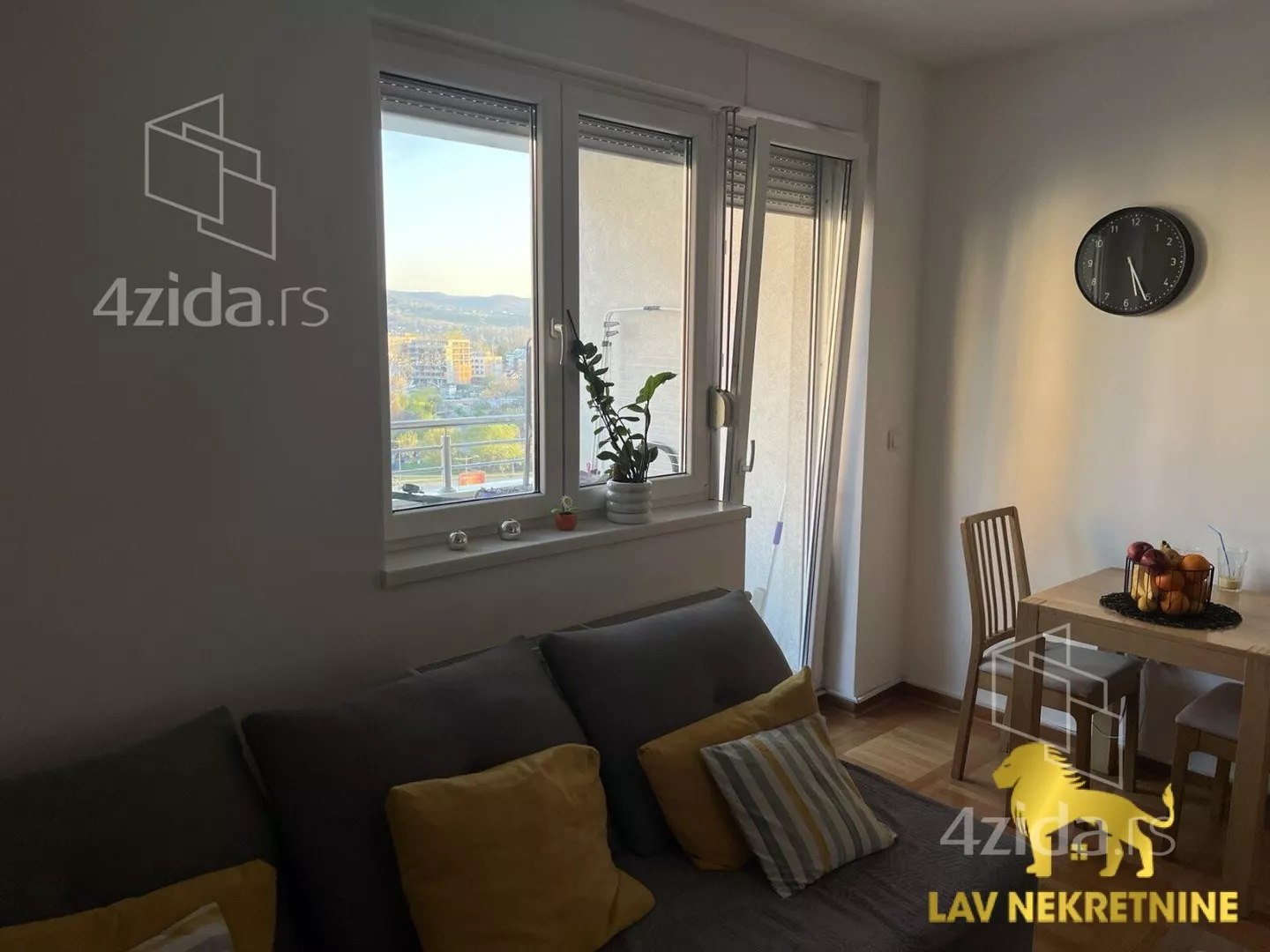 Jednoiposoban stan | 4zida