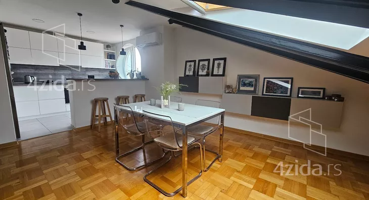 Četvoroiposoban stan | 4zida