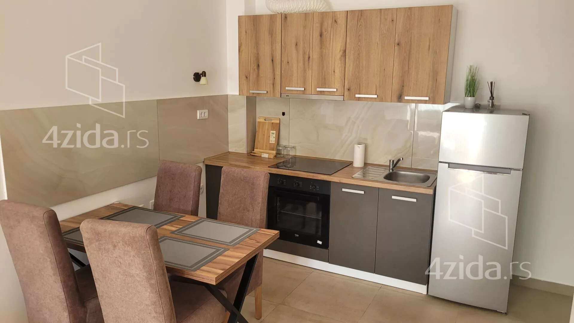 Jednoiposoban stan | 4zida