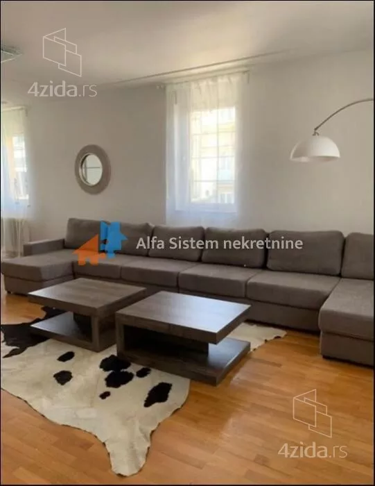 Četvoroiposoban stan | 4zida