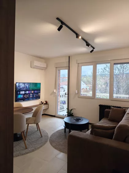 Cara Uroša | 4zida.rs