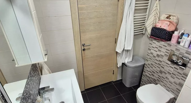 Šestosoban stan | 4zida