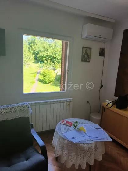 Trinaestog oktobra | 4zida.rs
