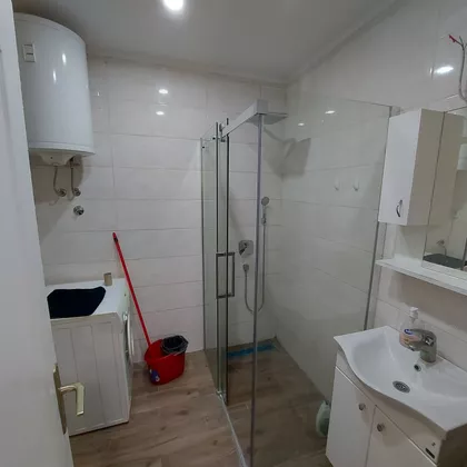 Trg Jakaba I Komora 25 | 4zida.rs