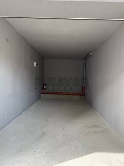 Jesenjinova | 4zida.rs