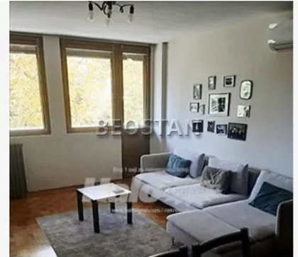 Studentska | 4zida.rs