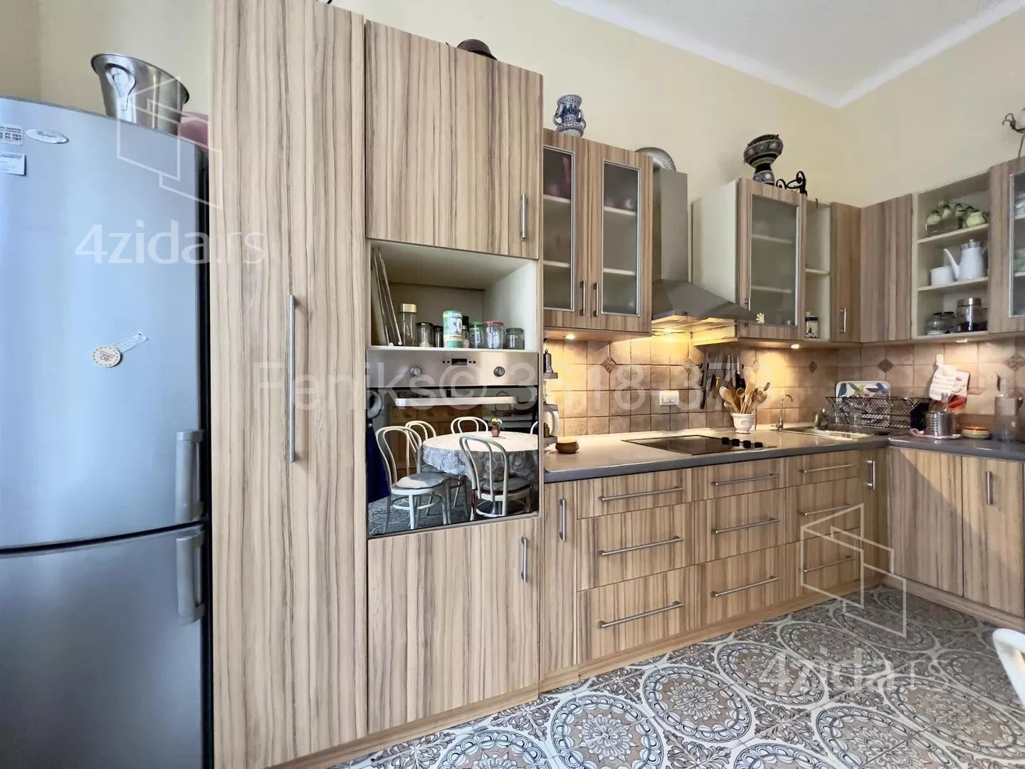 Četvoroiposoban stan | 4zida