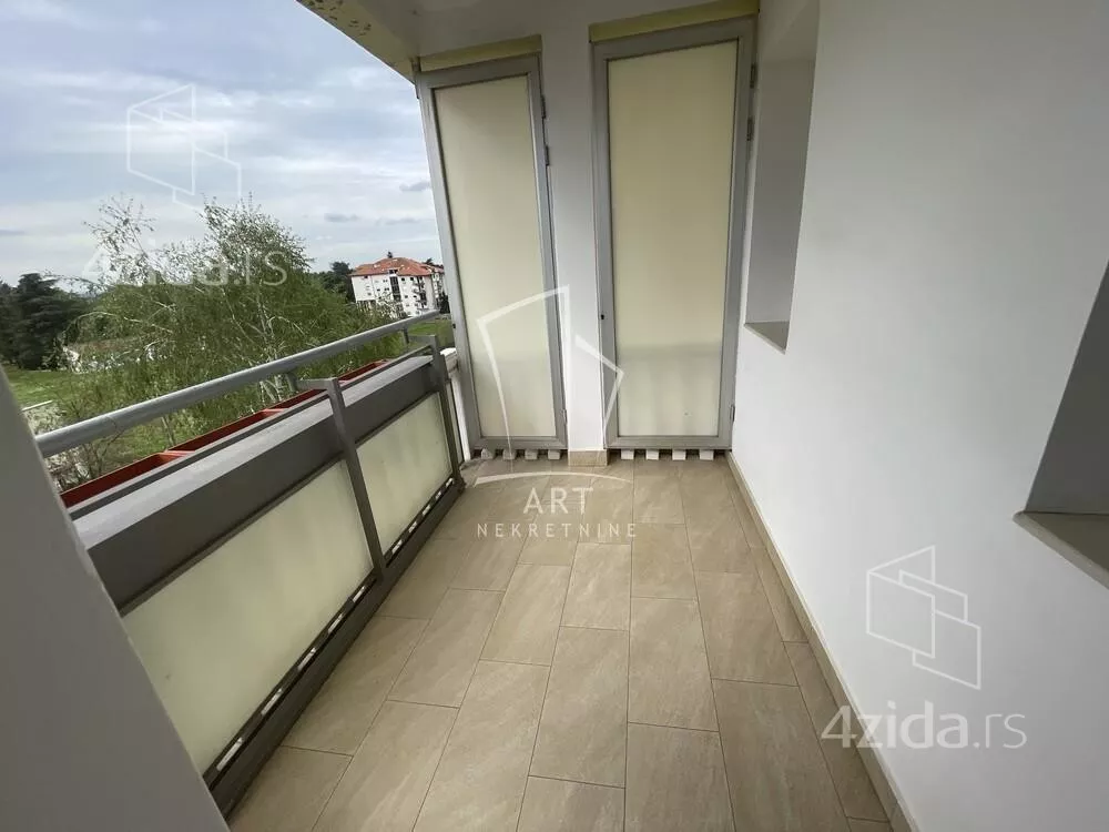 Četvoroiposoban stan | 4zida