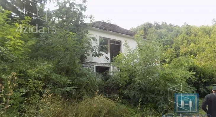 Poslovna zgrada | 4zida