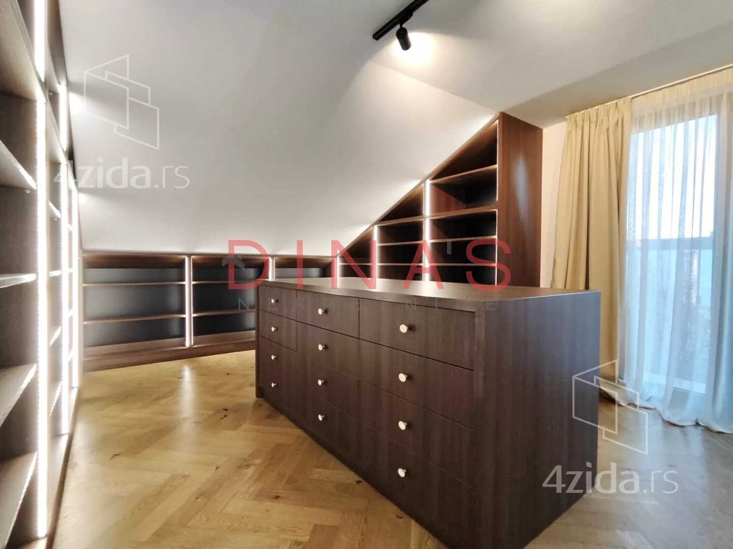 Kuća | 4zida