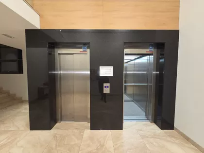 Mike Alasa | 4zida.rs