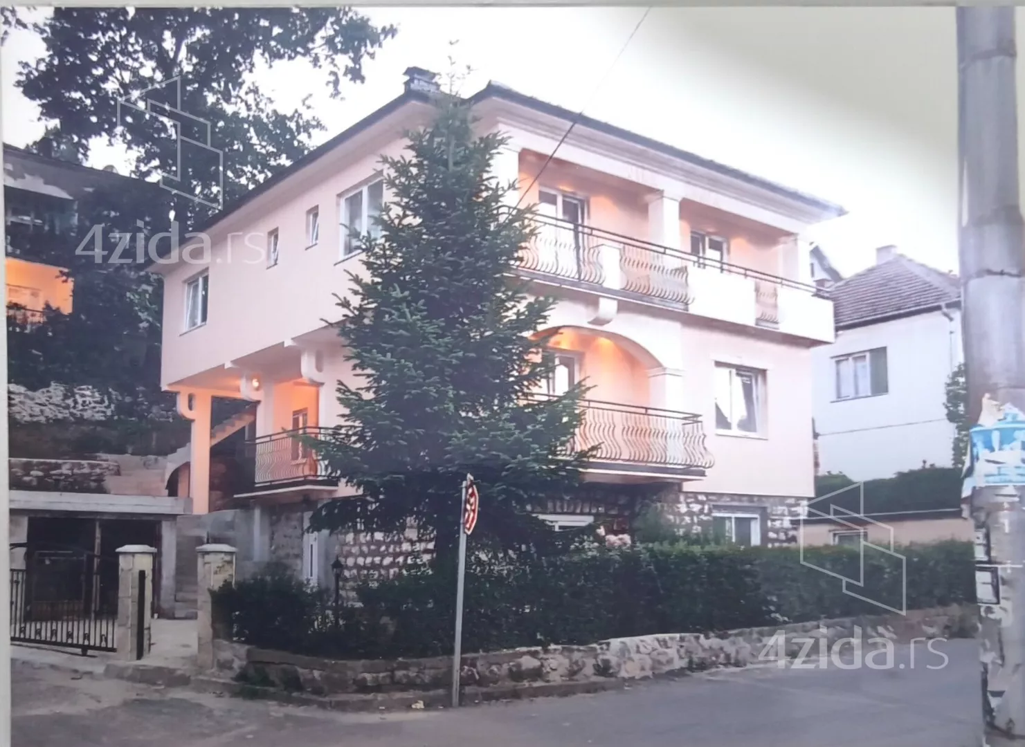 3-etažna kuća | 4zida