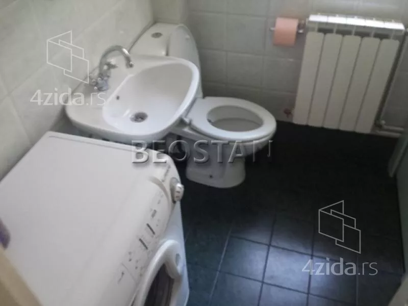 Četvoroiposoban stan | 4zida
