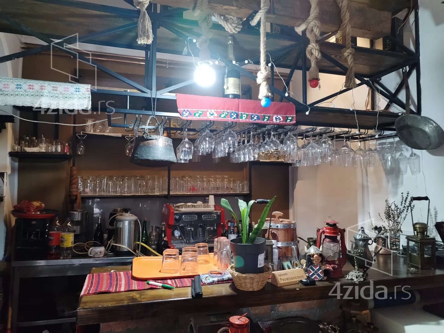 Ugostiteljski objekat | 4zida