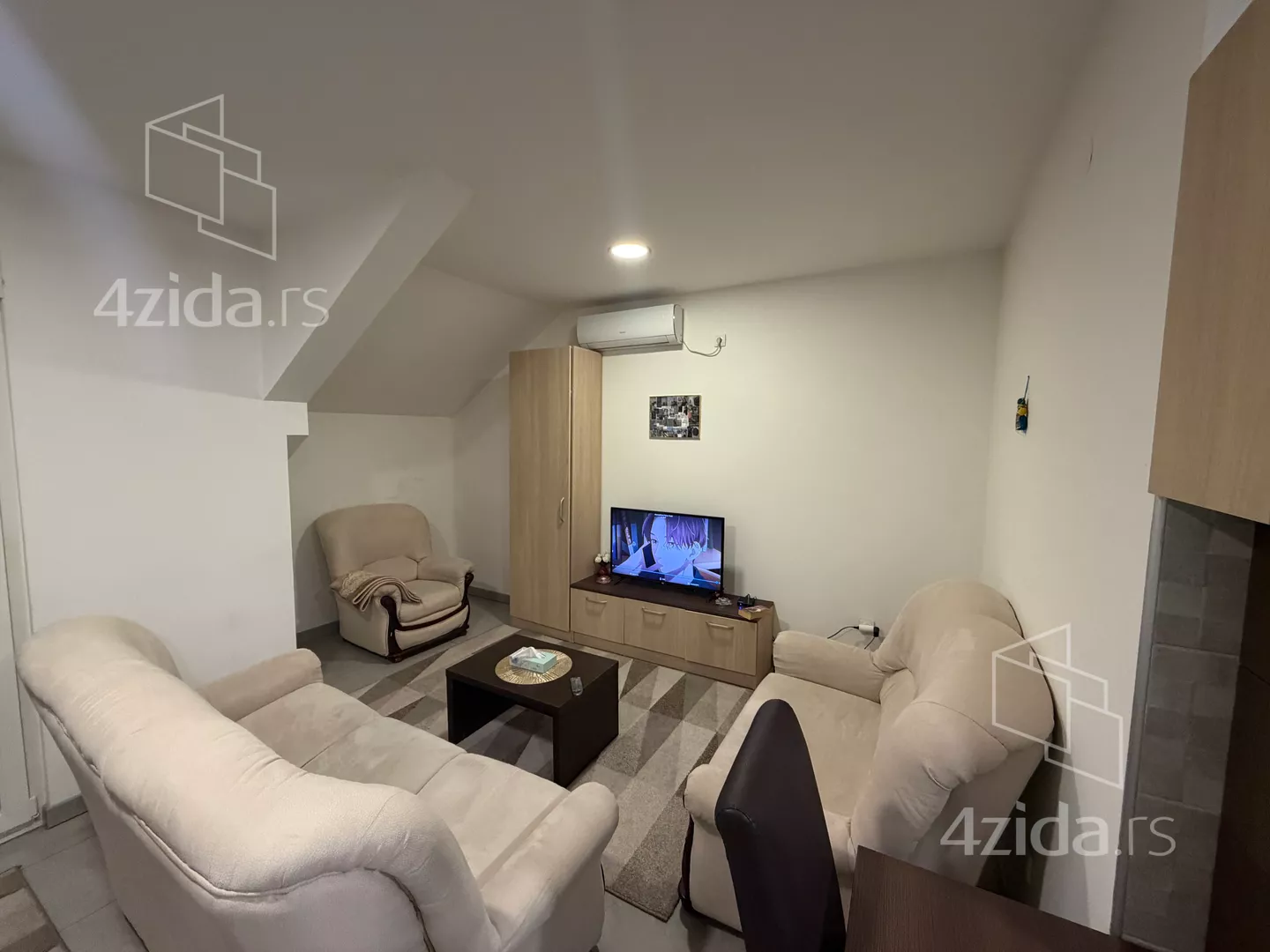 Jednoiposoban stan | 4zida