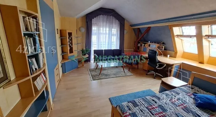 Šestosoban stan | 4zida