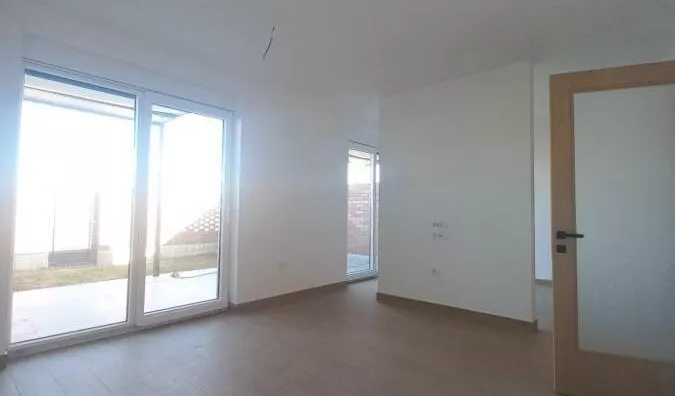 Šestosoban stan | 4zida