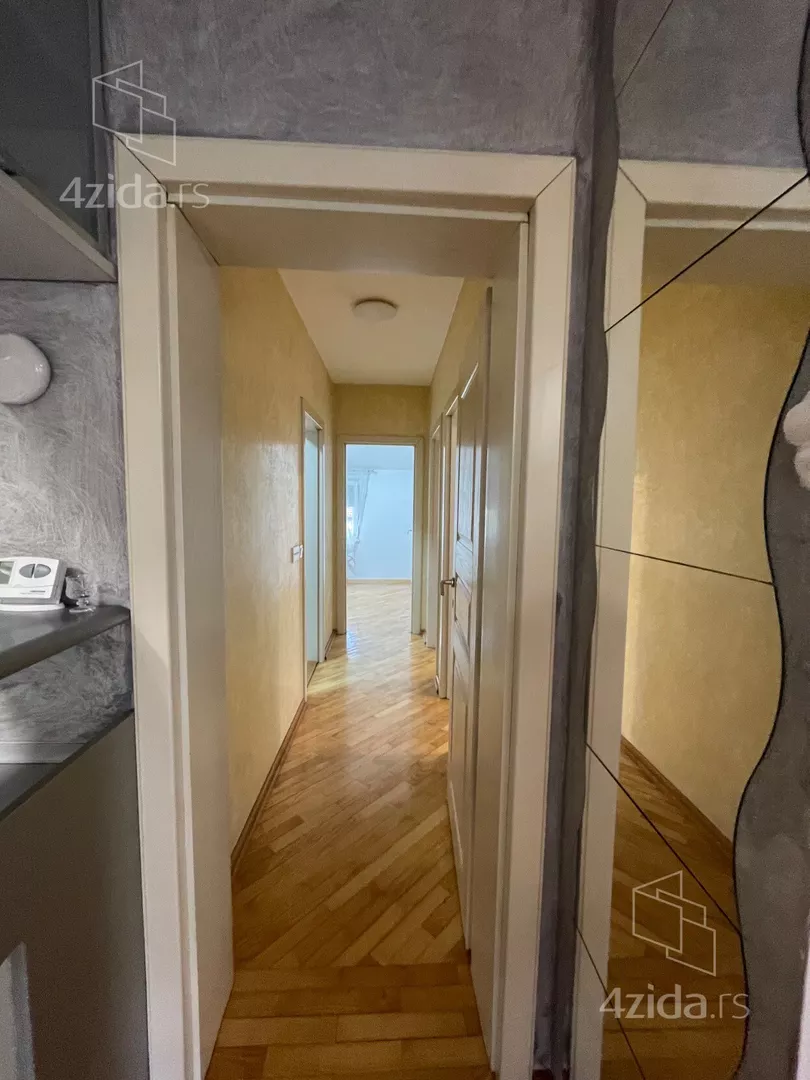 Troiposoban stan | 4zida