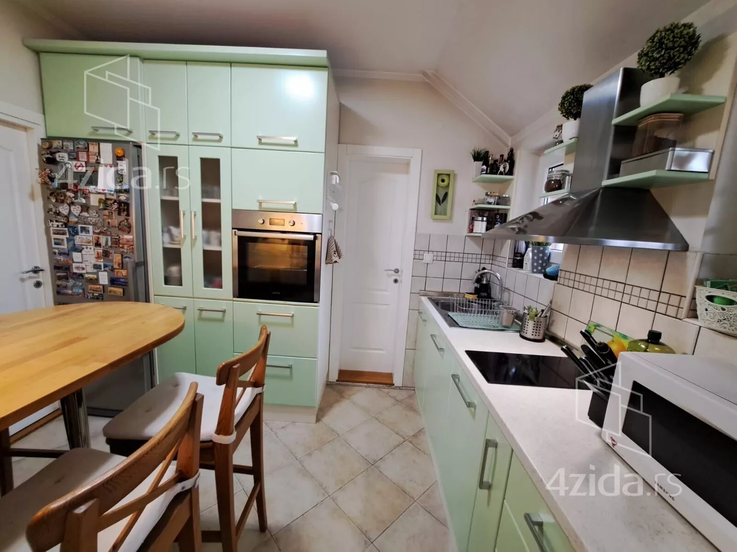 Petosoban stan | 4zida