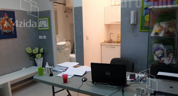 Poslovni prostor | 4zida