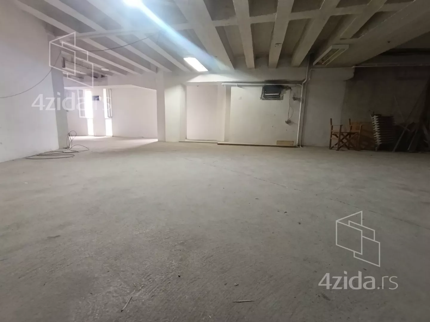 Poslovni prostor | 4zida