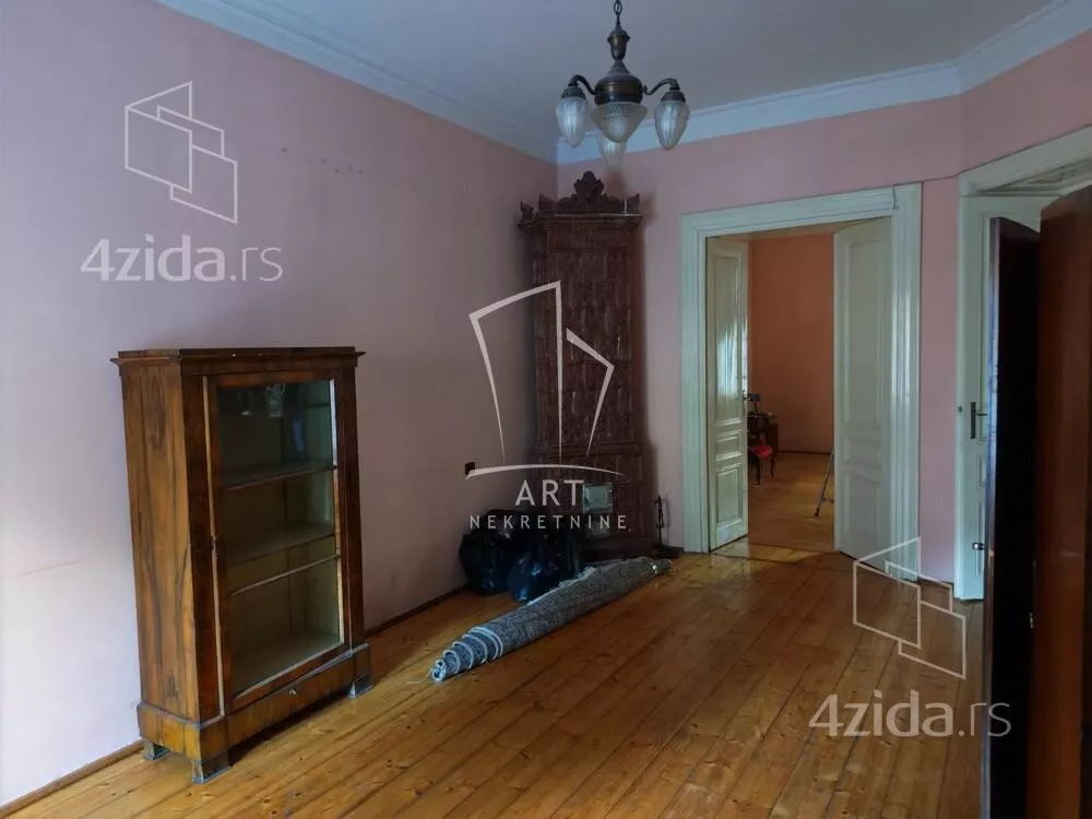 Šestoiposoban stan | 4zida