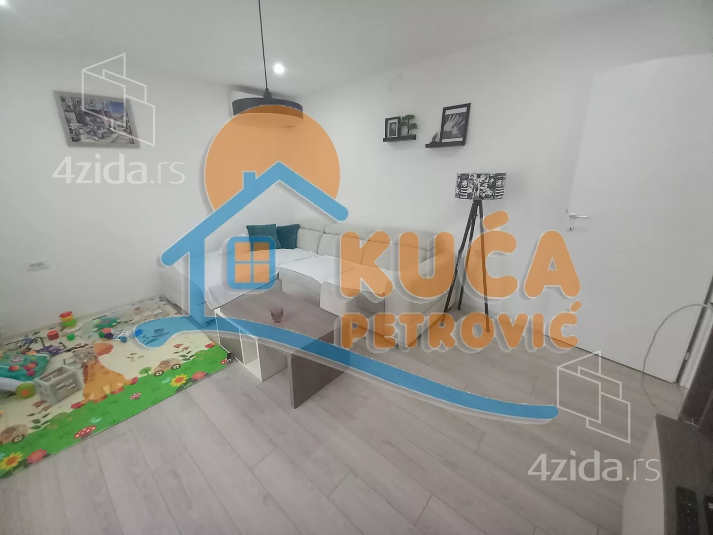 Četvorosoban stan | 4zida