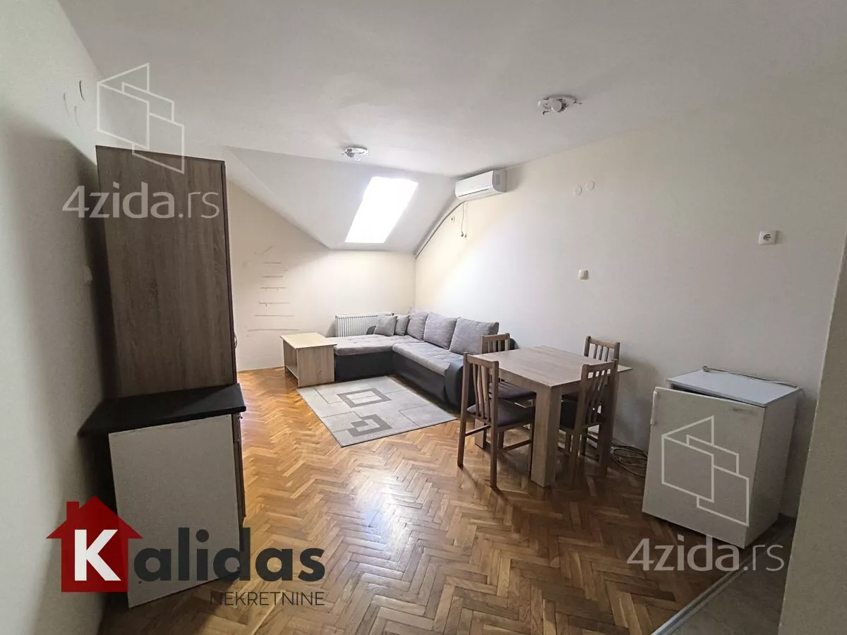 Garsonjera | 4zida