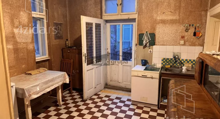 Četvoroiposoban stan | 4zida